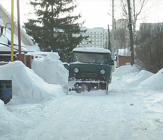 Новосибирец превратил старую «Буханку» в грейдер для уборки снега