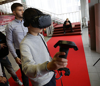 Прага на диване: школьники разработали VR-тур для пенсионеров