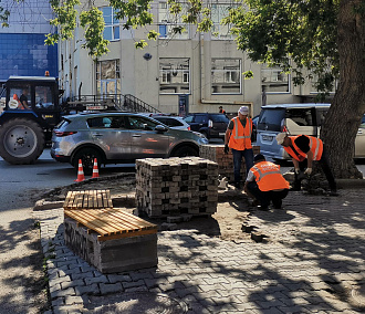 Старую плитку сняли с тротуара на улице Советской