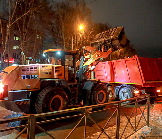 Дорожникам поставили задачу за ночь очистить Новосибирск до асфальта