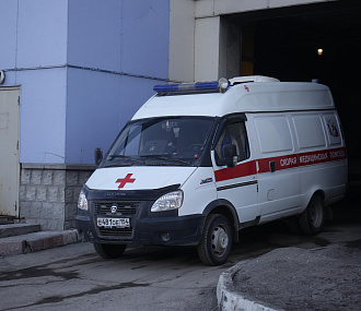 Больше тысячи человек отравились алкоголем в Новосибирской области