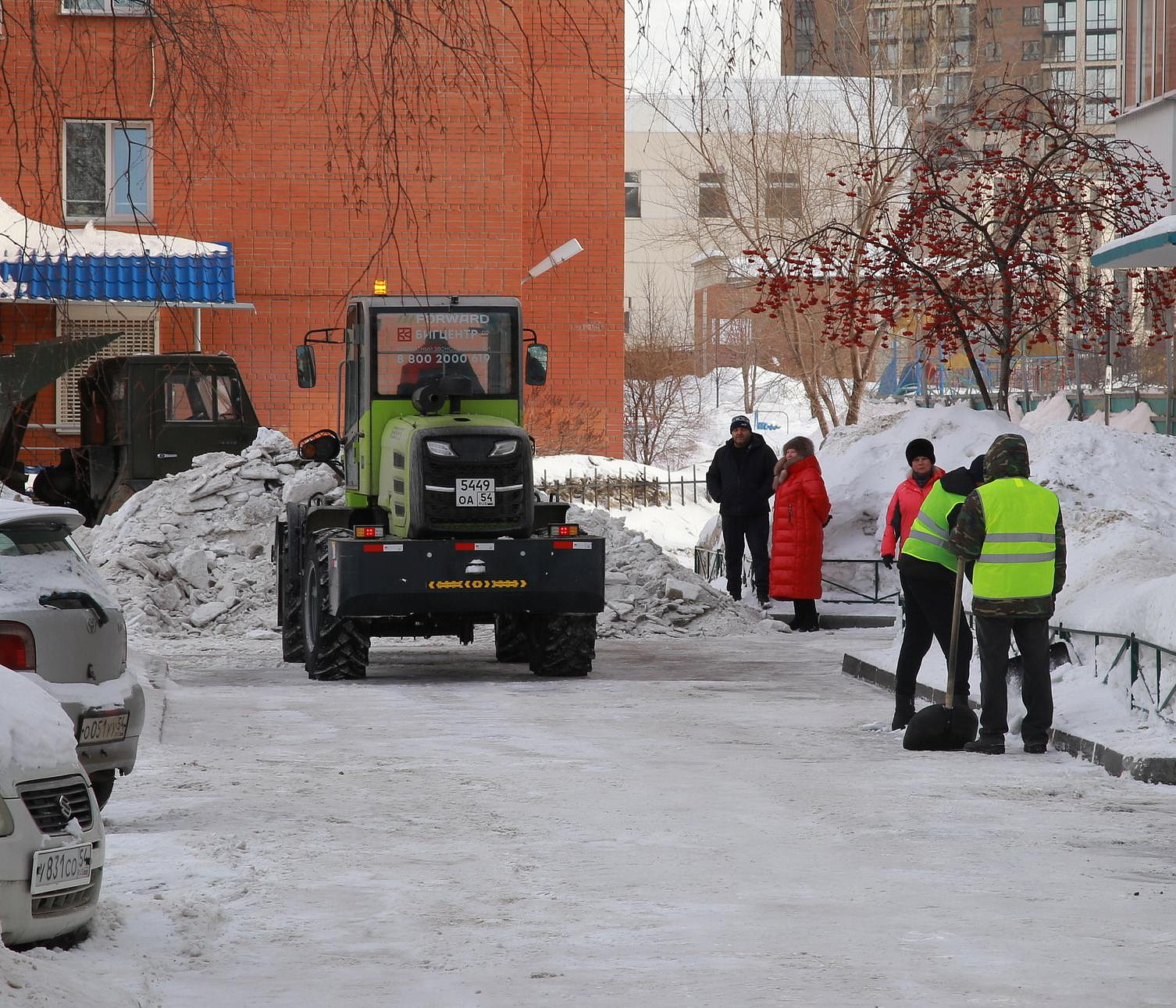 Где будут убирать снег 2 марта в Новосибирске — список улиц