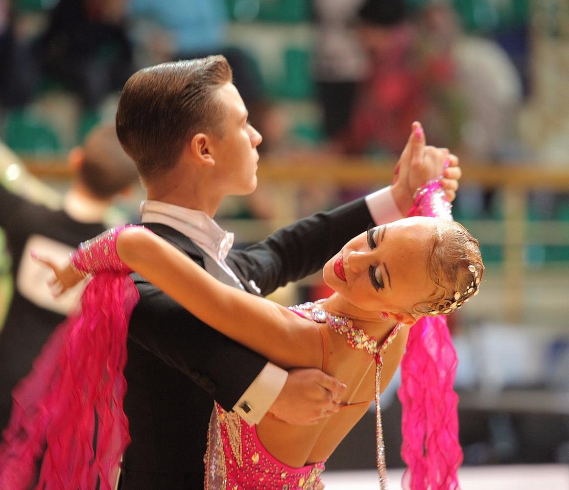 Блёстки и ча-ча-ча: Кубок мэра собрал в Новосибирске более 2000 танцоров