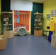 Мы пройдём сквозь шторм и дым. История новосибирского комсомола