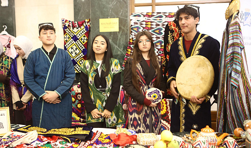 Новосибирcк — город дружбы: фестиваль национальных культур прошёл в ДКЖ