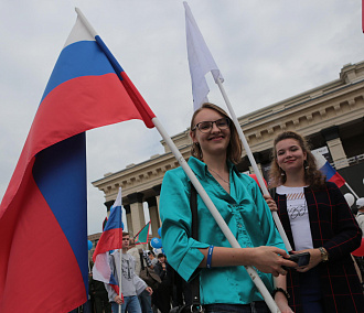 Как отметят День государственного флага РФ в районах Новосибирска