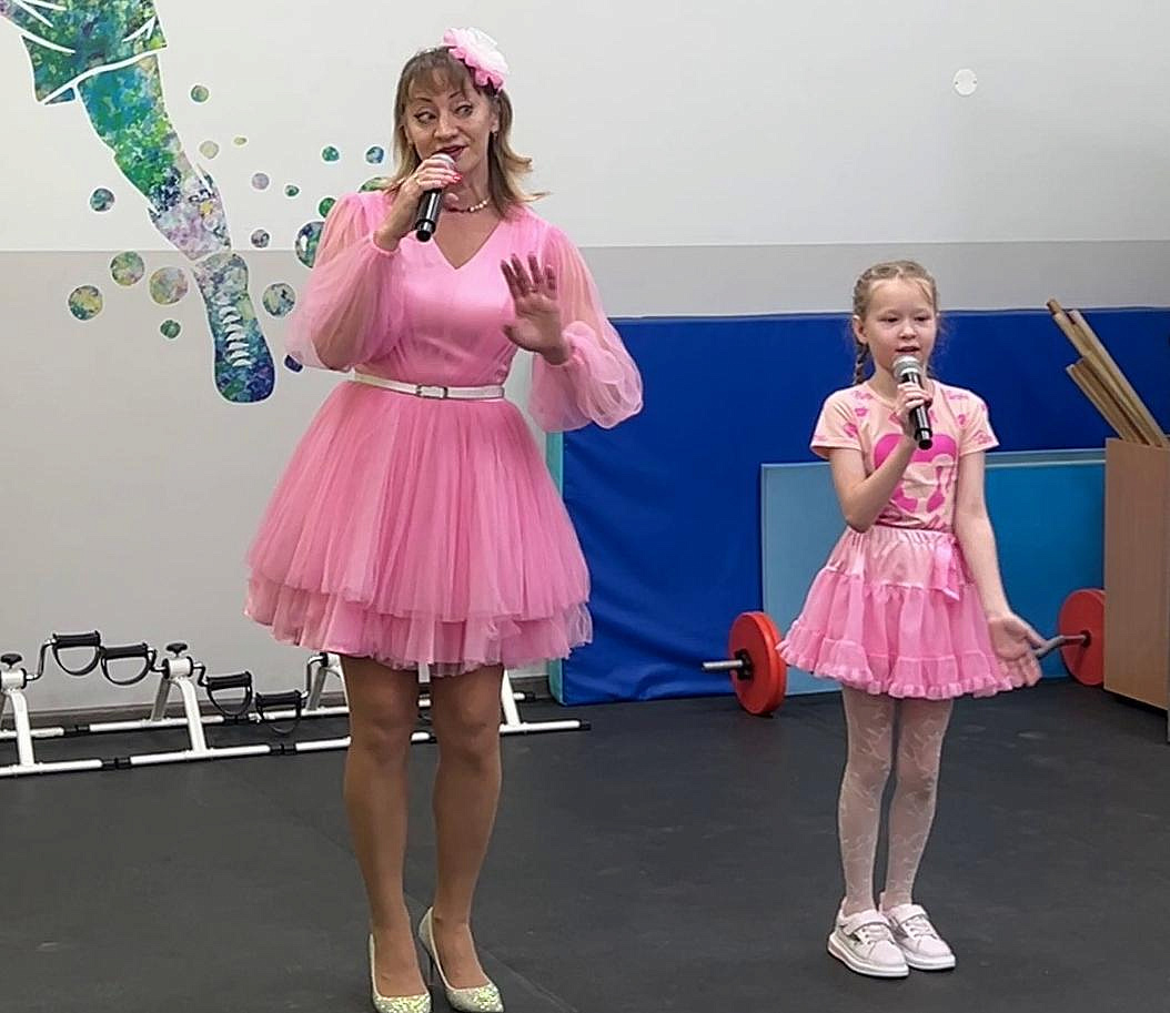 Дети из «Тёплого дома» ко Дню матери устроили концерт для семей бойцов