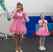 Дети из «Тёплого дома» ко Дню матери устроили концерт для семей бойцов