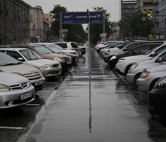 Чем хороши платные парковки в центре Новосибирска: мнение водителей