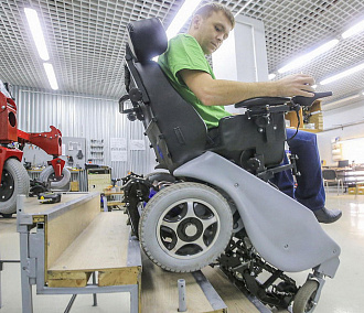 Умная Катя: как инвалидная коляска из Новосибирска читает мысли