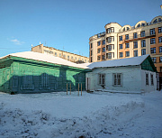 Деревянный дом директора у школы №3 на Октябрьской снесут под новый корпус