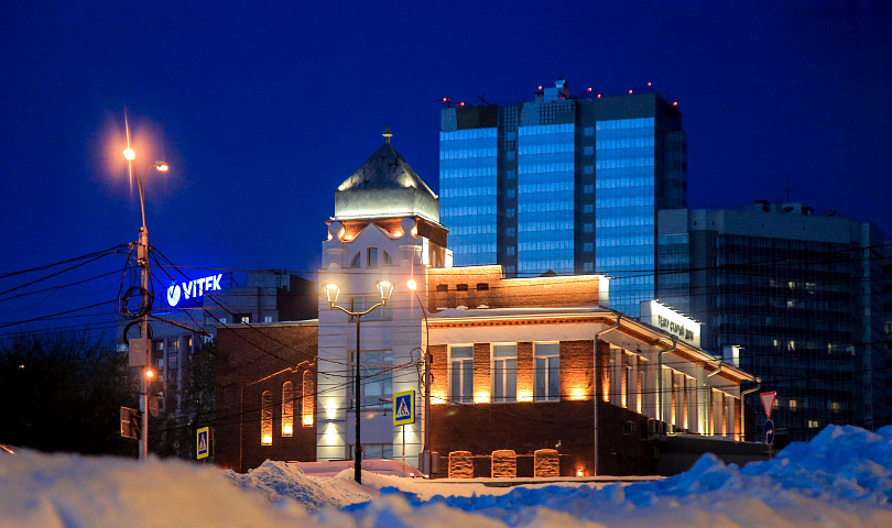 Театр старый дом новосибирск. Старый дом Новосибирск. Театральное здание Новосибирск. Театр старый дом. Первый театр Новосибирск.