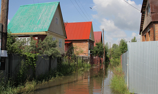 Большая вода с Алтая грозит подтопить дачи новосибирцев