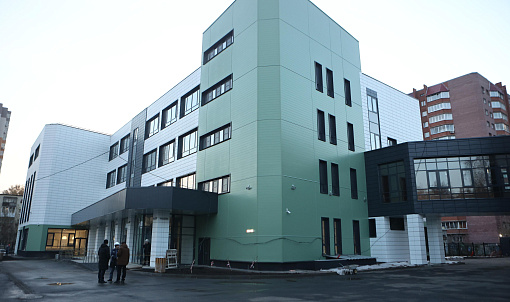 Мэр Кудрявцев осмотрел новый корпус экономического лицея на Крылова