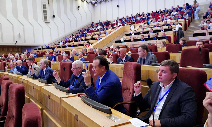 «Единая Россия» приняла предвыборные программы в Новосибирске