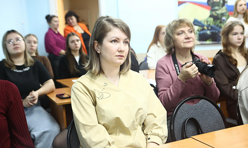 В школы и детсады пришли 400 педагогов: им помогают освоиться в профессии