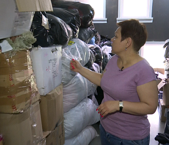 Вещи со склада: какую одежду предлагают беженцам в Новосибирске