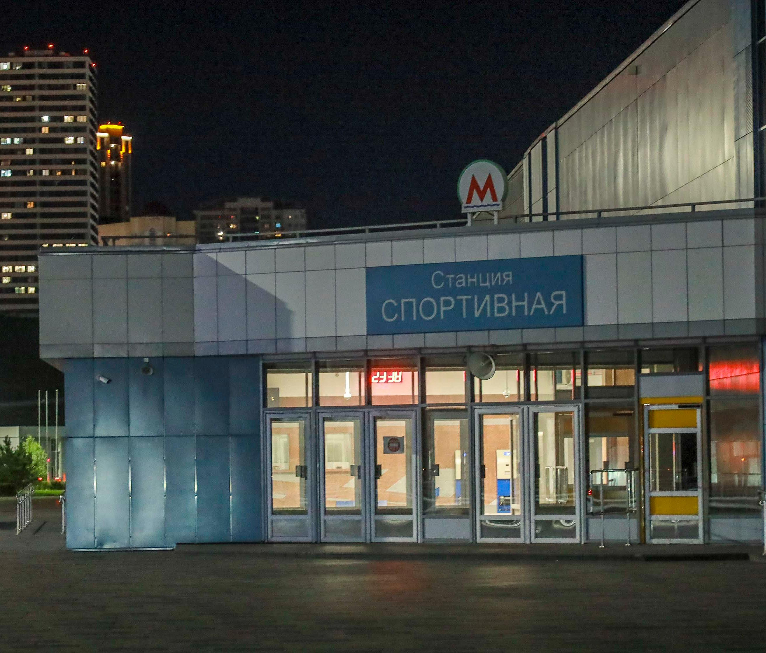 Тяжёлые двери станций новосибирского метро заменят на более безопасные