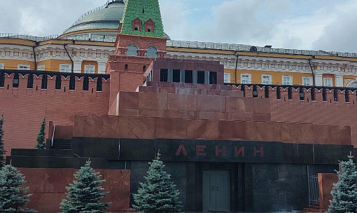 Похоронить Ленина предложил новосибирский протоиерей Новопашин