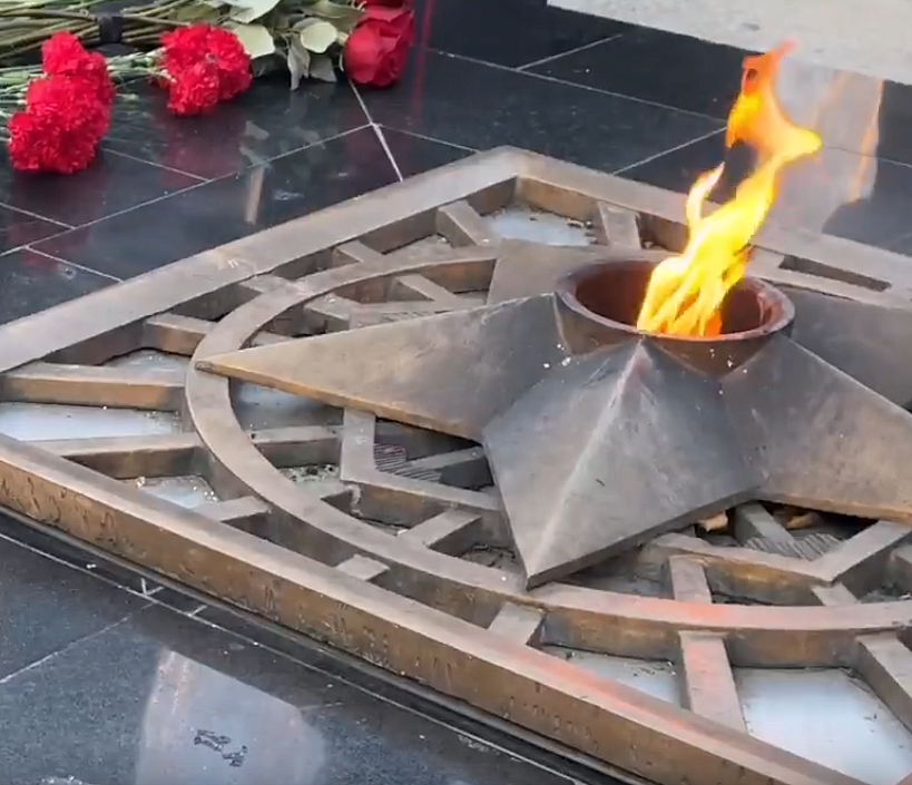 Патриотический клип на песню новосибирского бизнесмена показали на ПМЭФ