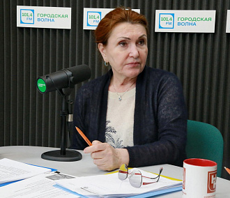 Детский омбудсмен лично следит за судьбой оставшихся сиротами 4 детей