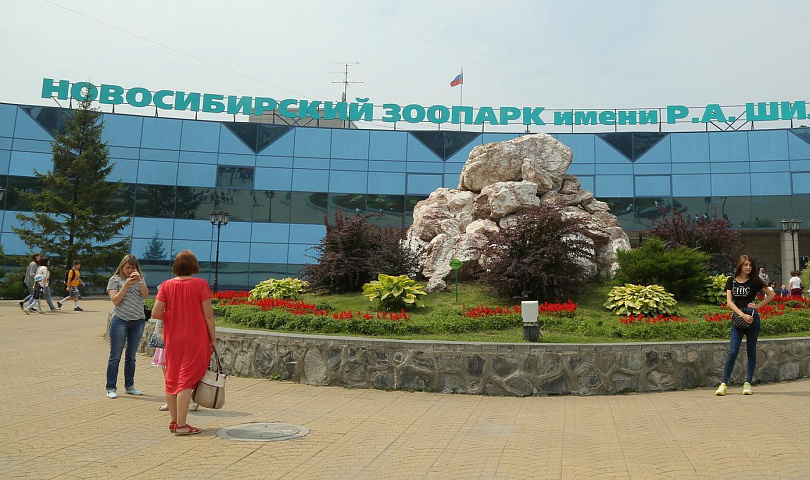 Вольеры на месте сгоревших построят к весне 2026 года — директор зоопарка