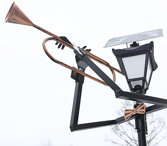 Мэр Кудрявцев открыл сквер с фонарями-музыкантами в Новосибирске