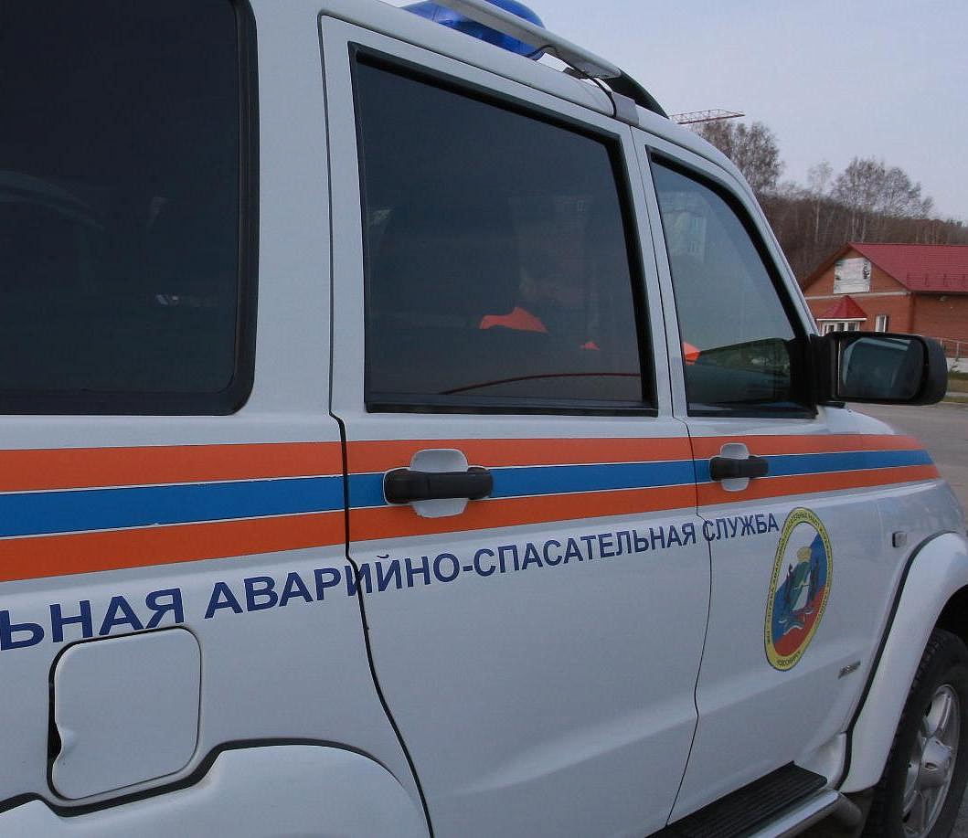 Вцепившегося в решётку балкона мужчину спасли в Новосибирске