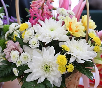 Круглосуточный алкомаркет в Новосибирске убрали ради цветочной клумбы