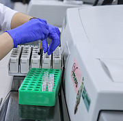 Что можно узнать о человеке по капле крови — ответ врача из Новосибирска