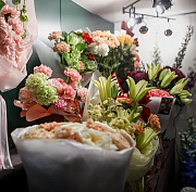 Готовимся ко Дню матери: флорист раскрыла секреты идеального букета