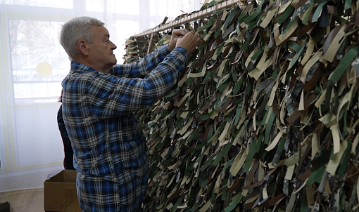 190 маскировочных сетей отправили на СВО «жуковязы» из Новосибирска