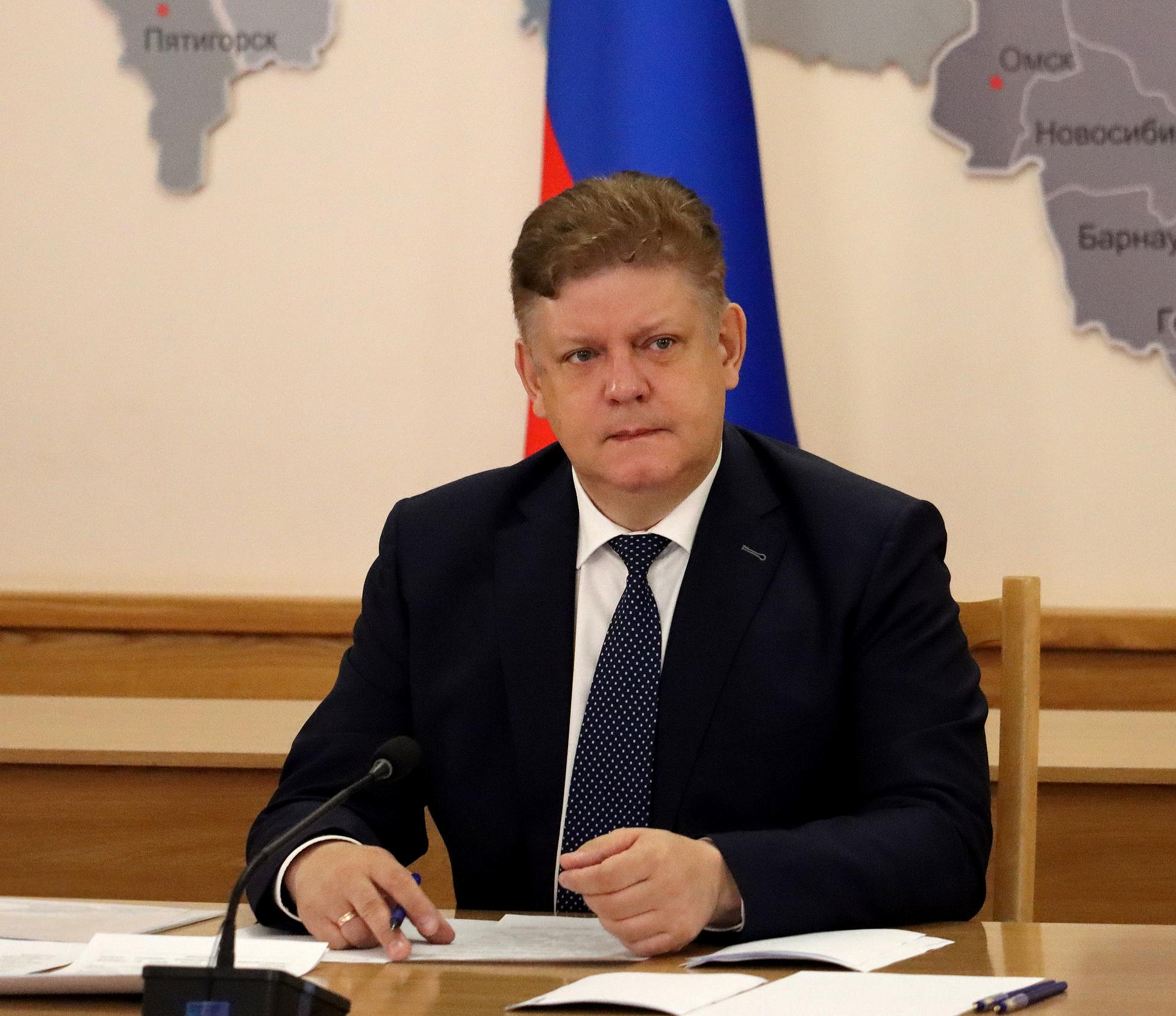 Формирование патриотизма у молодёжи обсудил с полпредом совет ректоров