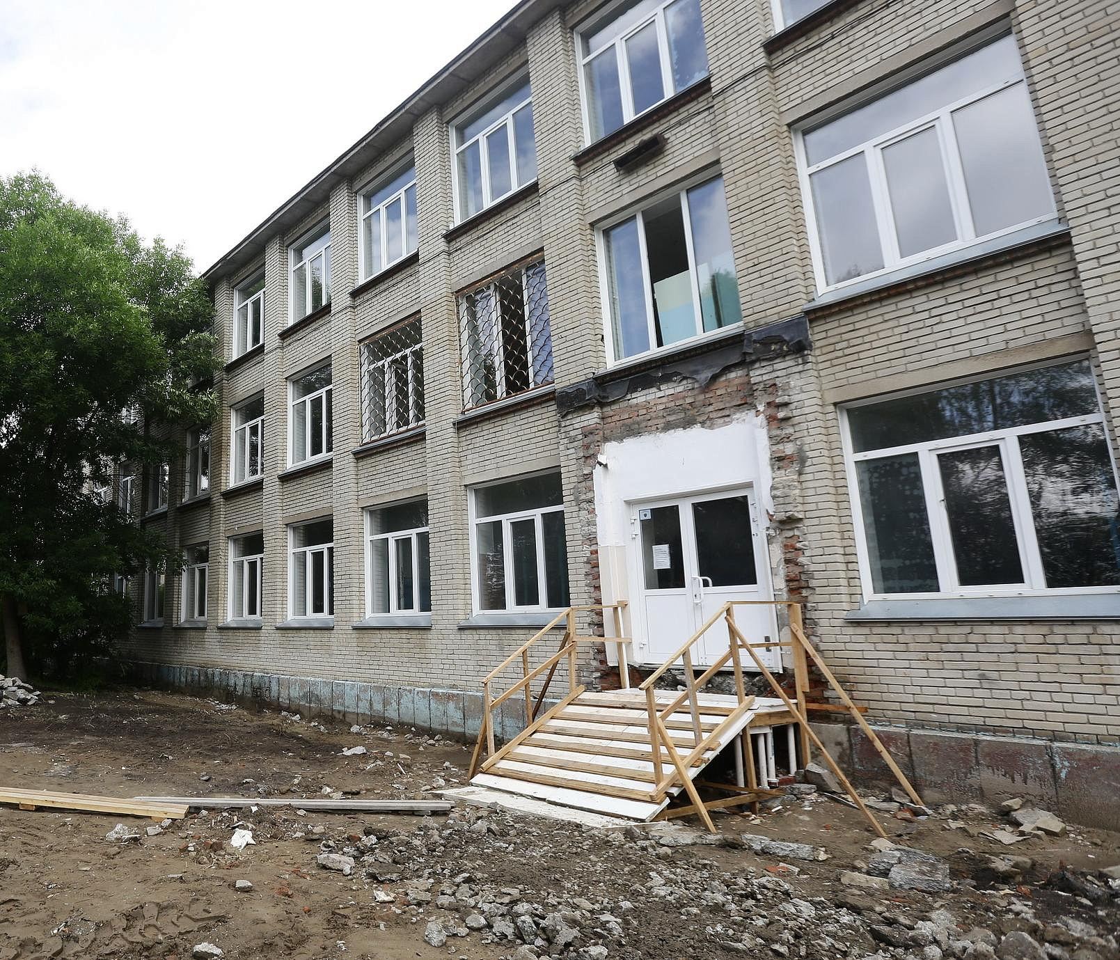 Капремонт школы №61 в Академгородке закончат летом 2023 года