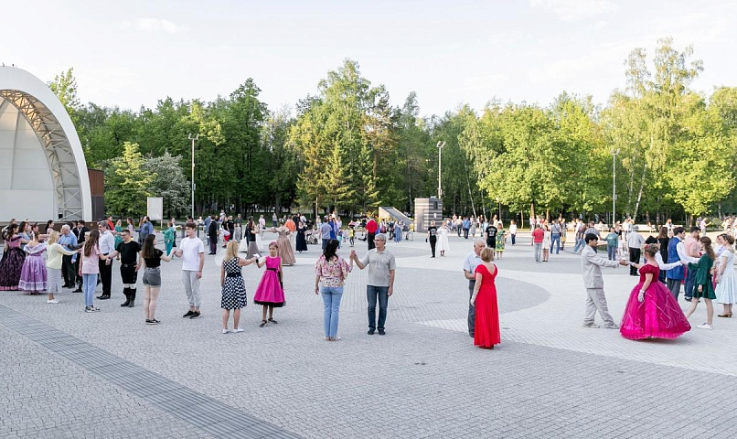 Светские танцы будут устраивать в Центральном парке каждую среду
