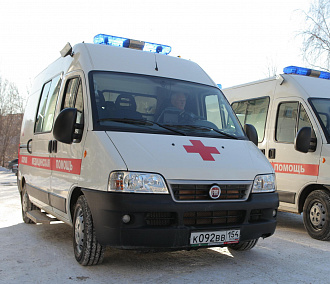 Спасти неотложку: как «лечат» машины скорой помощи в Новосибирске