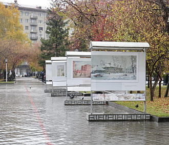 Уличную выставку пейзажей ХХ века открыли в центре Новосибирска