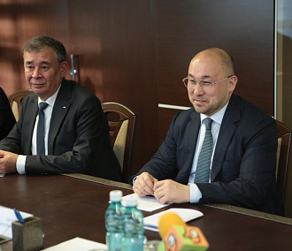 Мэр Локоть обсудил с послом Казахстана рейс из Новосибирска в Астану