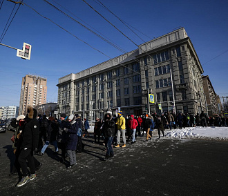 Как задерживали участников несогласованной акции в центре Новосибирска
