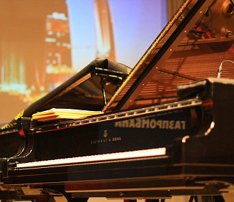 Музыкальный философ Юрий Фаворин дал концерт в Новосибирске