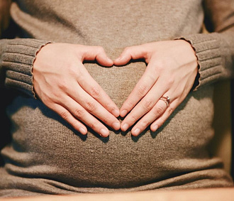 Новый закон о суррогатном материнстве ухудшит демографию — эксперт