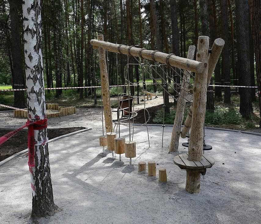 В Заельцовском парке ограничили доступ к детским игровым площадкам