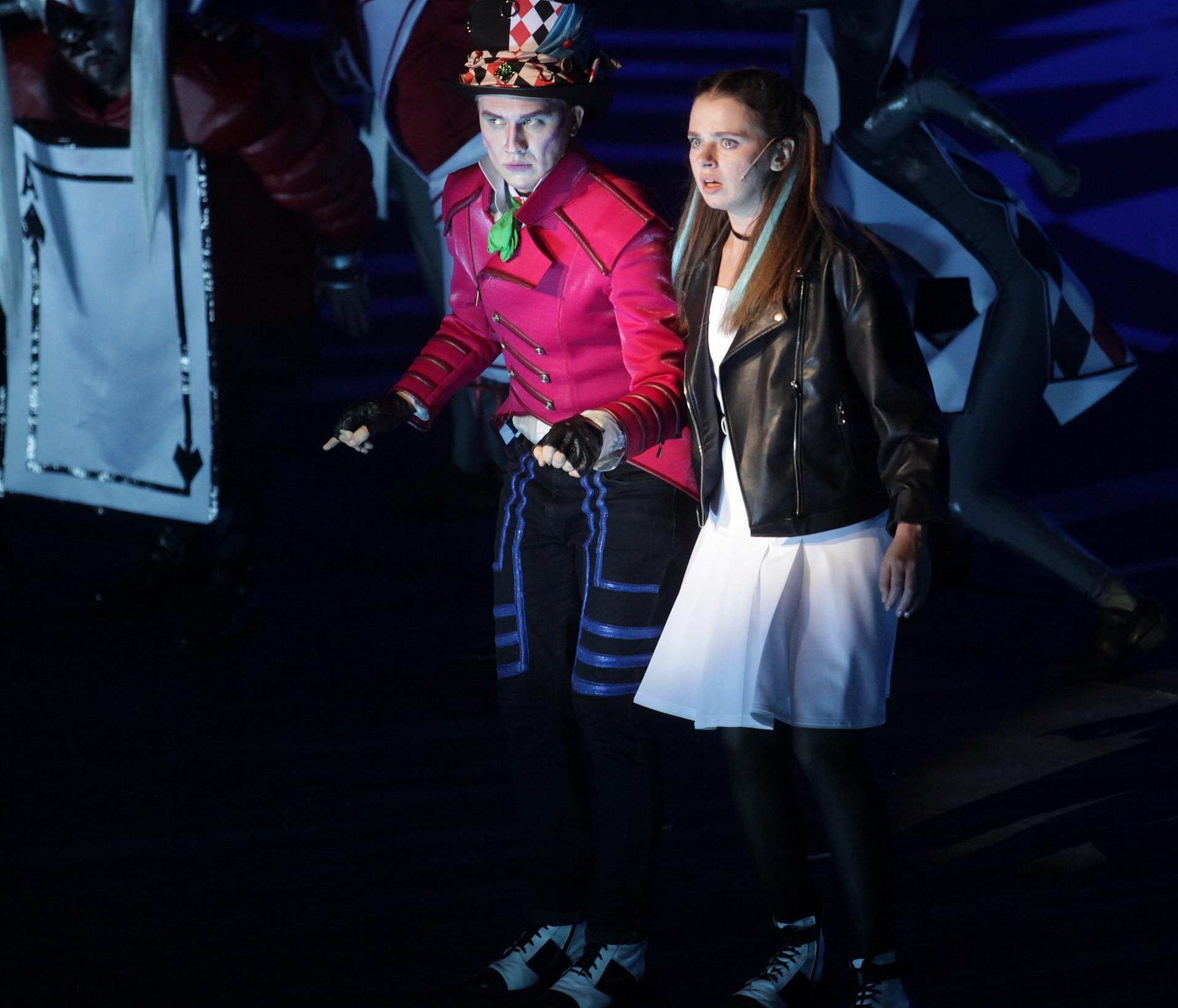Космический мюзикл «Алиса в стране чудес» покажут в театре «Глобус»