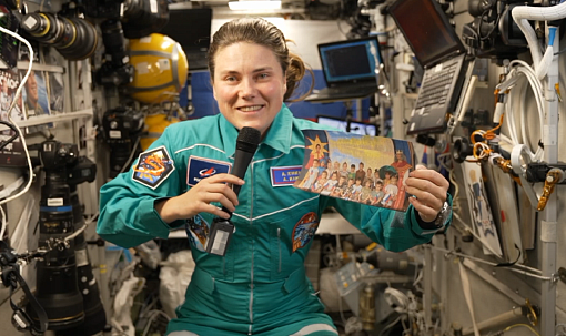 Привет с орбиты: космонавтка Кикина записала послание детсадовцам