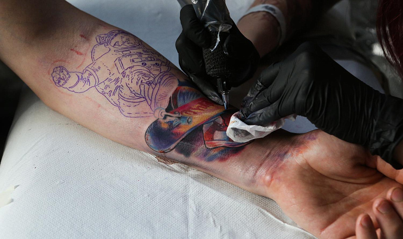 Новосибирск вырвался в лидеры по числу тату-салонов