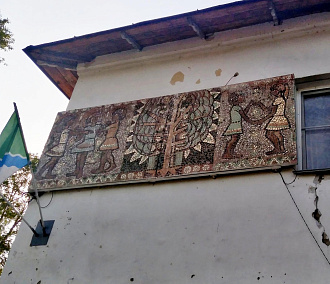 Школьники и Древо жизни: уникальная мозаика сохранилась в Бугринской роще