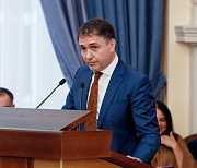 Мэр Кудрявцев поздравил спикера горсовета с президентской наградой