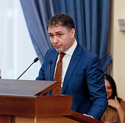 Мэр Кудрявцев поздравил с медалью председателя горсовета Новосибирска