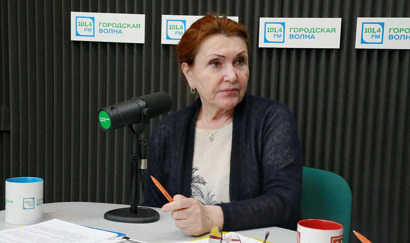 Детский омбудсмен лично следит за судьбой оставшихся сиротами 4 детей
