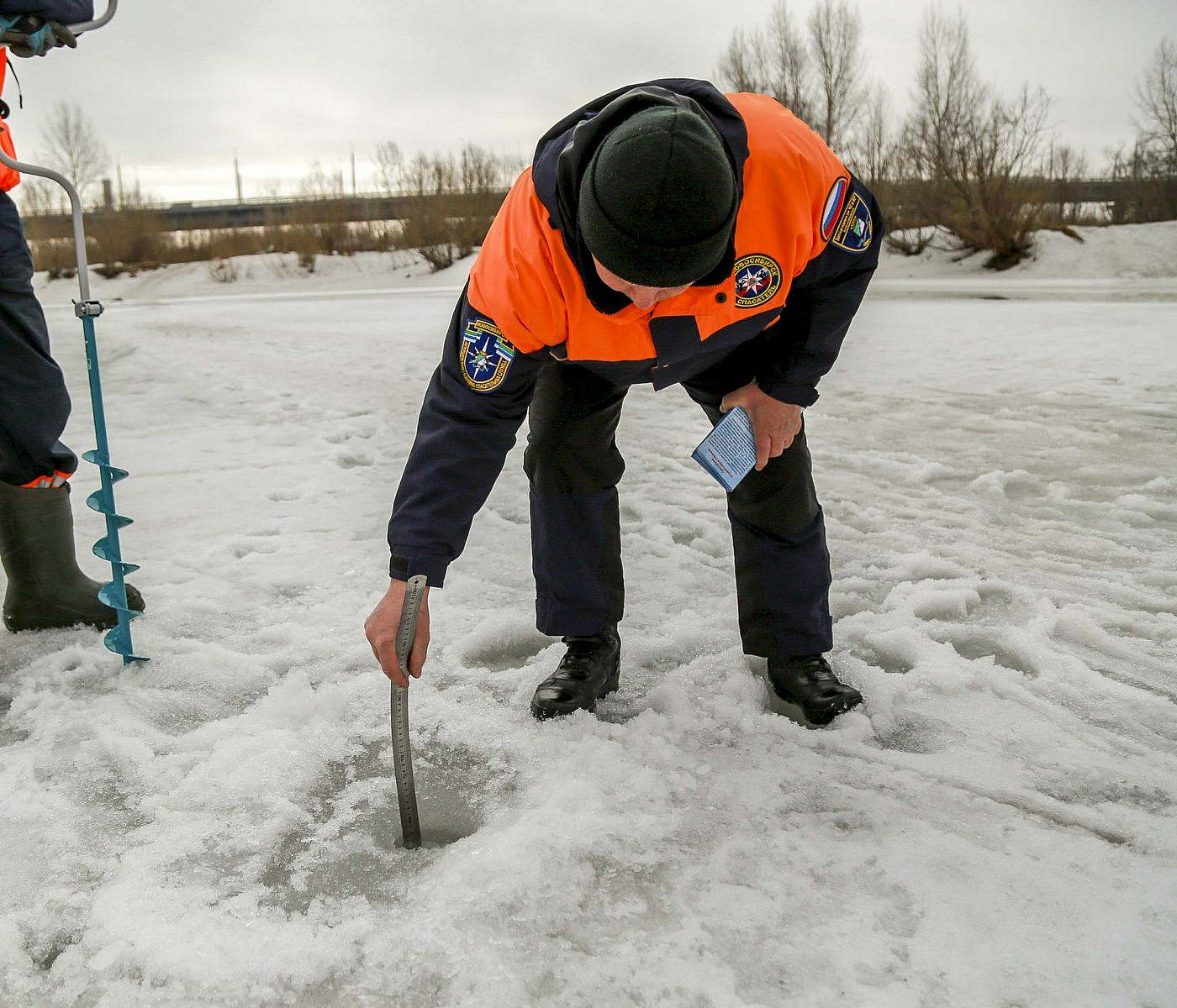 Спасатели опубликовали данные о толщине льда на водоёмах Новосибирска